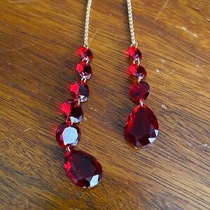 New in box Nine West Red Crystal Lariat Gold Tone Necklace (Adjustable)